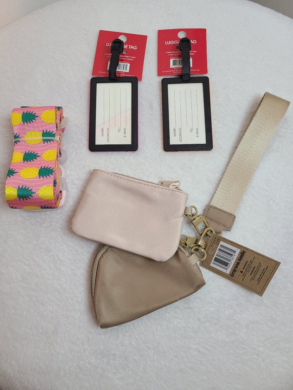 4pc Travel Luggage Accessory Set - Pouches, Luggage Tags, Strap - Picture 5 of 5